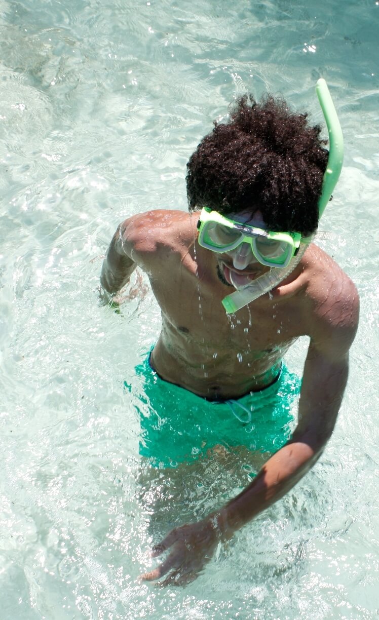 Découvrez la Martinique autrement dans une ambiance fun et festive ou le Farniente rythmera votre journée sur l’arc en ciel.